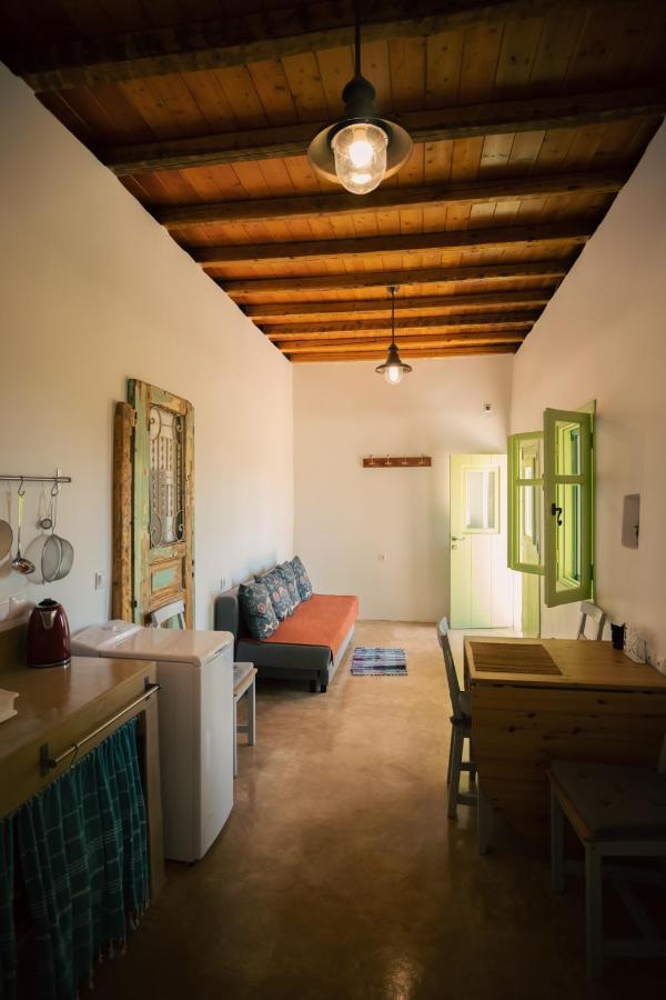 Simboro House - Kythoikies Holiday Houses Kythira Town Екстер'єр фото